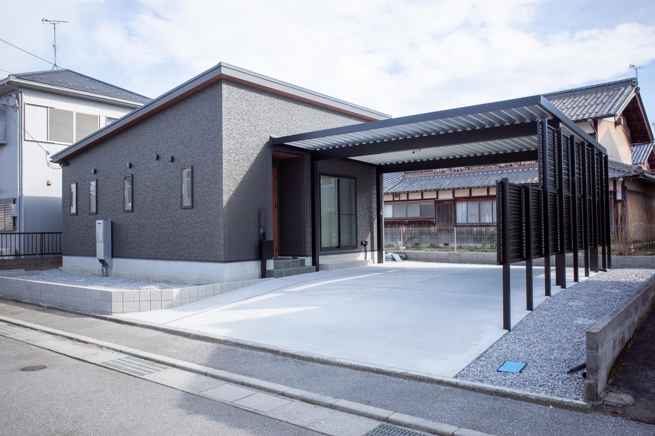 新築外構/長浜市/カーポート/土間コンクリート/耐積雪100cmカーポート/目隠しフェンス/化粧ブロック