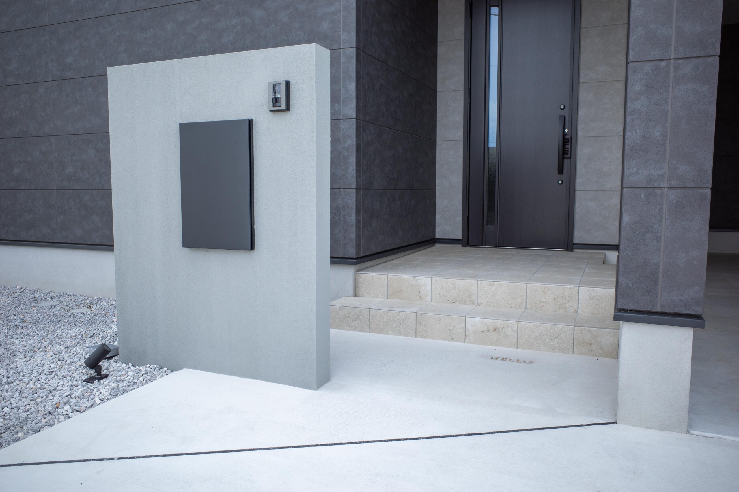 米原市/外構工事/新築外構/庭屋JARDIN/ジャルダン/門塀/塗り壁仕上げ/ジョリパッド/宅配ボックス/土間コンクリート/アプローチ/アップライト/照明
